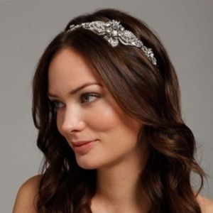 David’s Bridal Large Casted Flower Headband